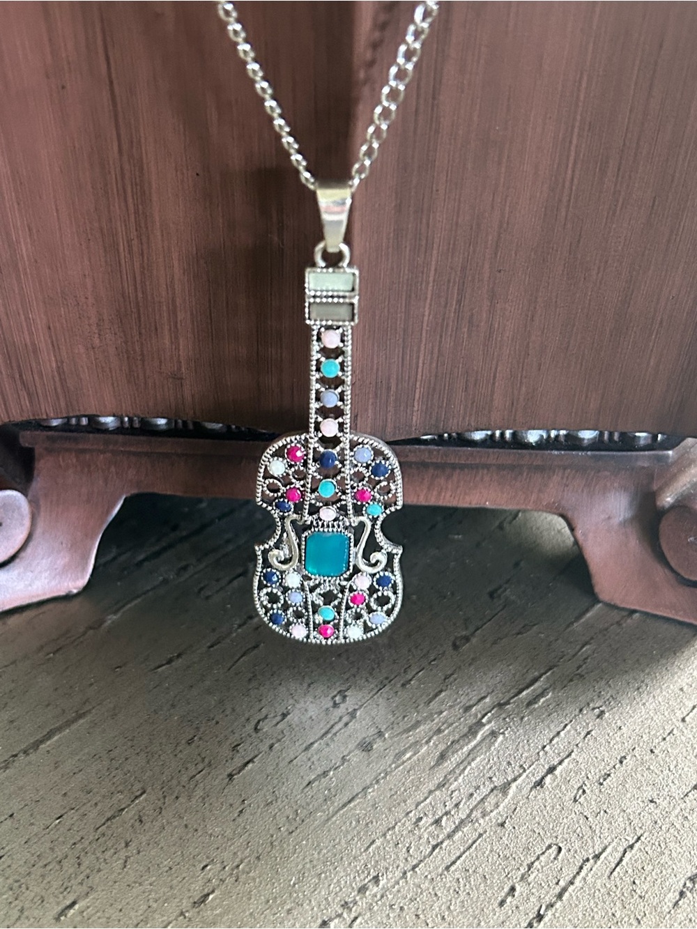 Silver-Tone Turquoise & Pink Guitar Pendant Necklace EXCELLENT CONDITION - Picture 2 of 6